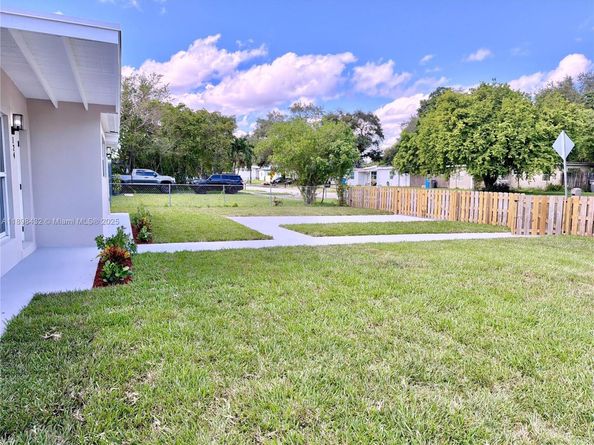124 Harvard Rd, West Park FL 33023