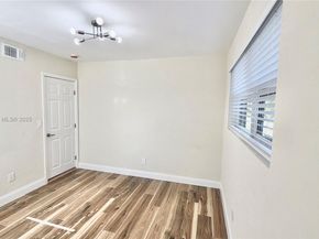 124 Harvard Rd, West Park FL 33023