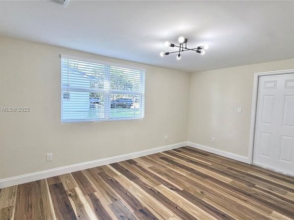 124 Harvard Rd, West Park FL 33023