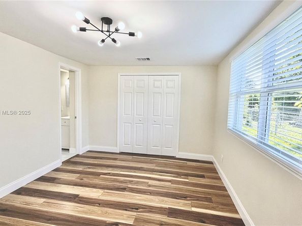 124 Harvard Rd, West Park FL 33023