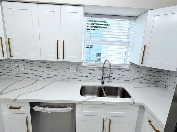 124 Harvard Rd, West Park FL 33023