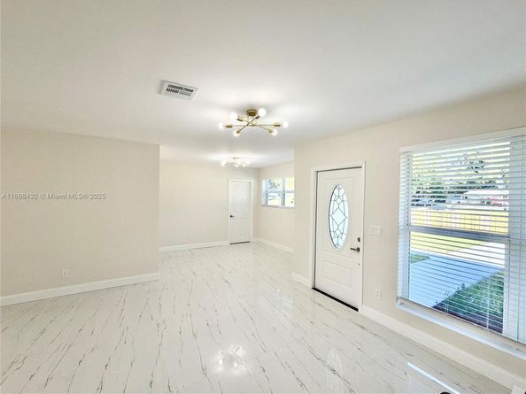 124 Harvard Rd, West Park FL 33023