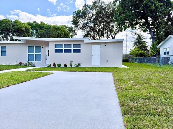 124 Harvard Rd, West Park FL 33023