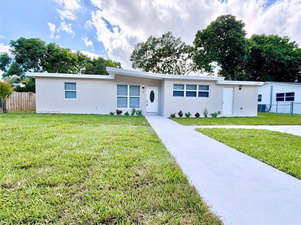 124 Harvard Rd, West Park FL 33023