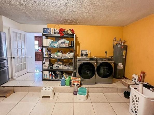 9731 SW 13th St, Pembroke Pines FL 33025