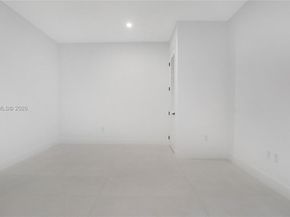 3034 Oak Ave TH2, Miami FL 33133