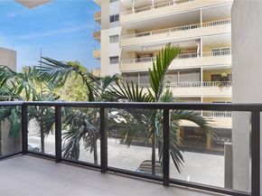 3034 Oak Ave TH2, Miami FL 33133