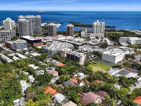 3034 Oak Ave TH2, Miami FL 33133