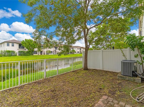 3371 W 94th Ter, Hialeah FL 33018
