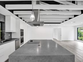 470 Petersburg Ter, Plantation FL 33325