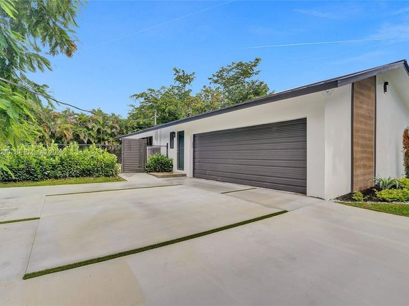 470 Petersburg Ter, Plantation FL 33325