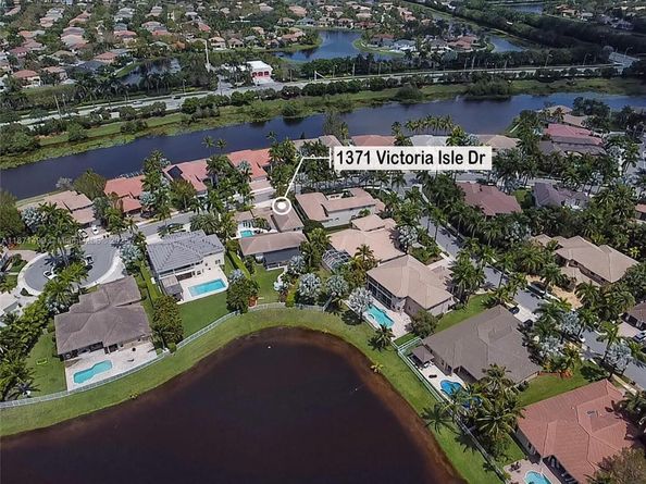 1371 Victoria Isle Dr, Weston FL 33327