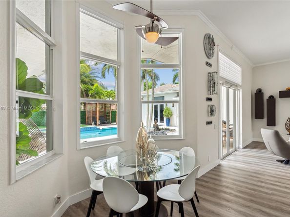 1371 Victoria Isle Dr, Weston FL 33327