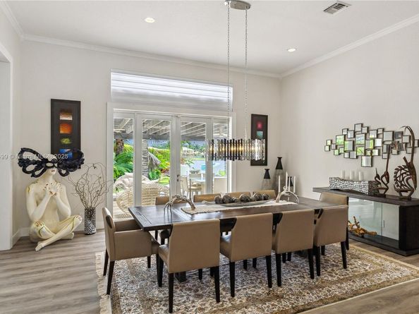 1371 Victoria Isle Dr, Weston FL 33327