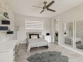 1371 Victoria Isle Dr, Weston FL 33327