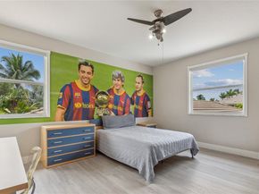 1371 Victoria Isle Dr, Weston FL 33327