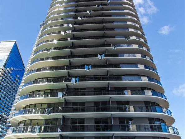 45 SW 9th St 3803, Miami FL 33130