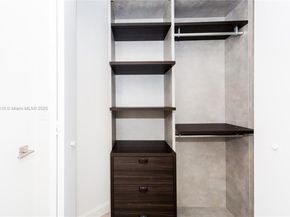 45 SW 9th St 3803, Miami FL 33130