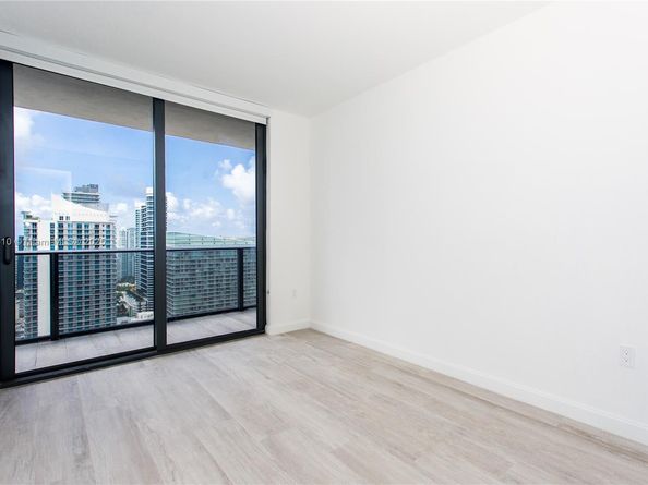 45 SW 9th St 3803, Miami FL 33130