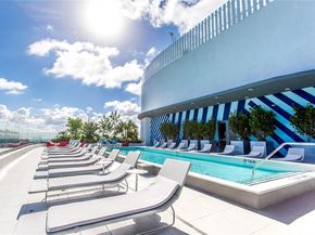 45 SW 9th St 3803, Miami FL 33130