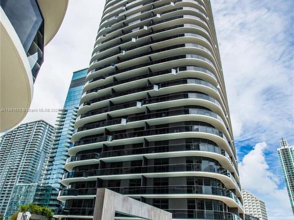 45 SW 9th St 3803, Miami FL 33130