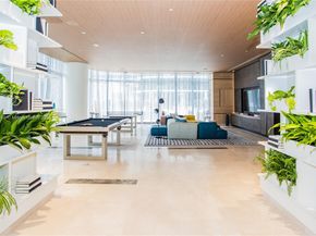 45 SW 9th St 3803, Miami FL 33130