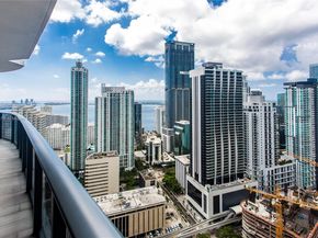 45 SW 9th St 3803, Miami FL 33130