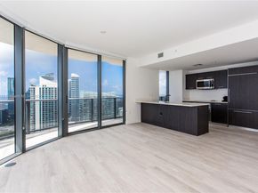 45 SW 9th St 3803, Miami FL 33130