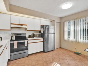 1110 SW 125th Ave 209M, Pembroke Pines FL 33027