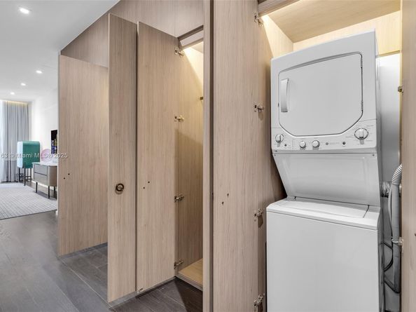 801 S Miami Ave 808, Miami FL 33130