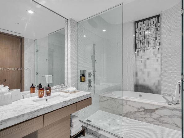 801 S Miami Ave 808, Miami FL 33130