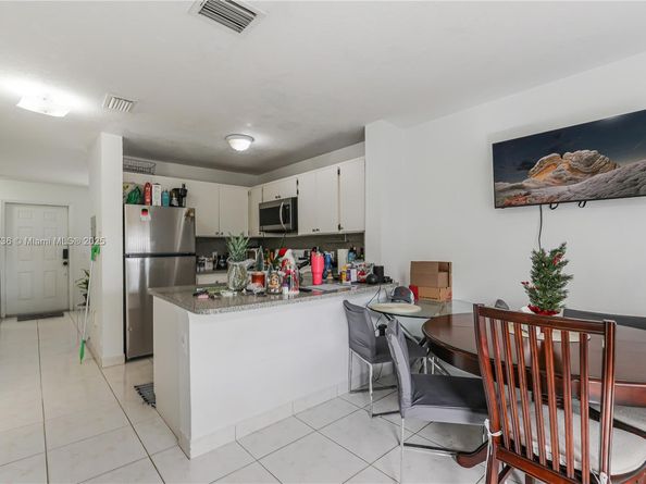 25 W 11th St 102, Hialeah FL 33010