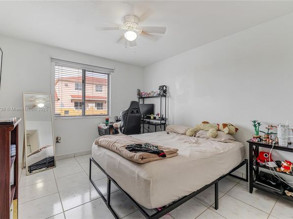 25 W 11th St 102, Hialeah FL 33010