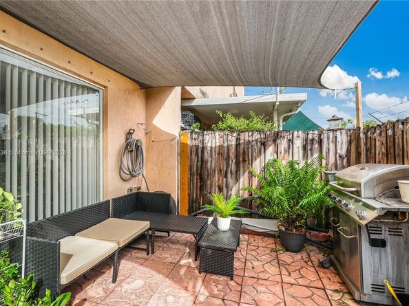 25 W 11th St 102, Hialeah FL 33010