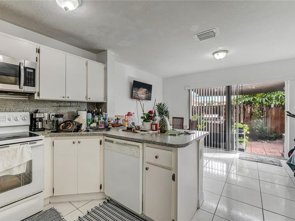 25 W 11th St 102, Hialeah FL 33010