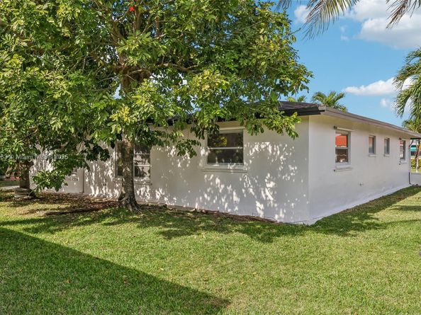 6800 NW 58th Ct, Tamarac FL 33321