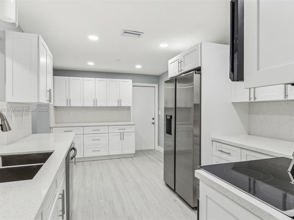 6800 NW 58th Ct, Tamarac FL 33321