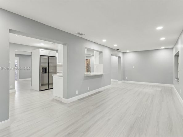 6800 NW 58th Ct, Tamarac FL 33321