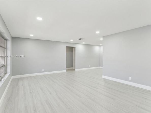 6800 NW 58th Ct, Tamarac FL 33321