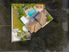 15151 SW 164th Ter, Miami FL 33187