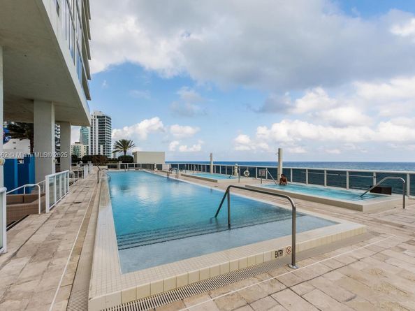 1830 S Ocean Dr 1605, Hallandale Beach FL 33009