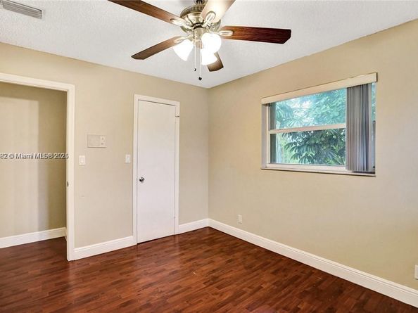 8002 SW 5th St, North Lauderdale FL 33068