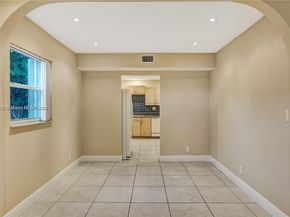 8002 SW 5th St, North Lauderdale FL 33068