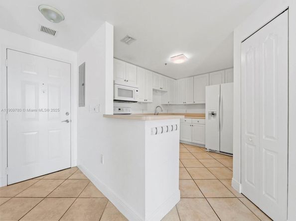 1627 SW 37th Ave 1103, Miami FL 33145