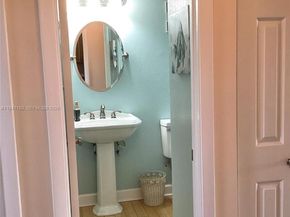 8900 Washington Blvd PH19, Pembroke Pines FL 33025