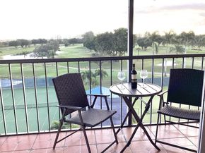 8900 Washington Blvd PH19, Pembroke Pines FL 33025