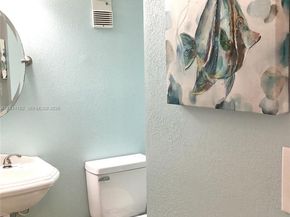 8900 Washington Blvd PH19, Pembroke Pines FL 33025