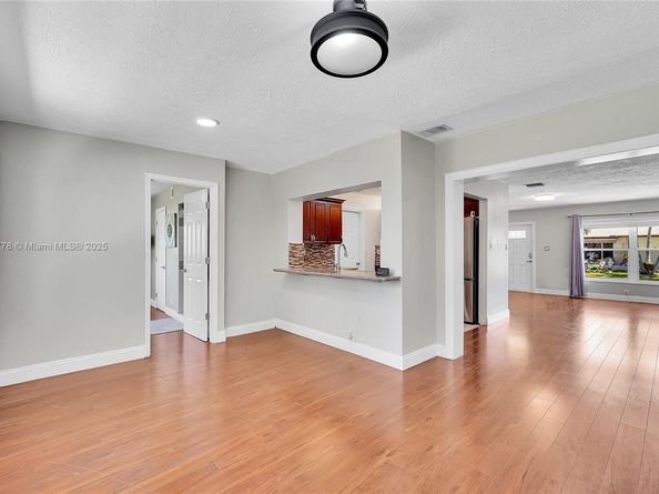 6001 NW 66th Ter, Tamarac FL 33321