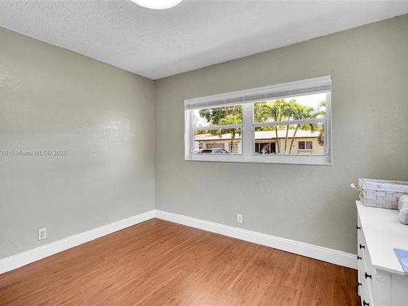 6001 NW 66th Ter, Tamarac FL 33321