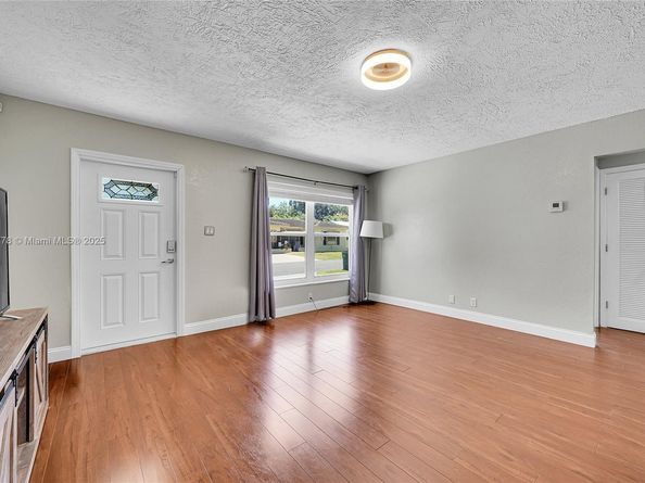 6001 NW 66th Ter, Tamarac FL 33321